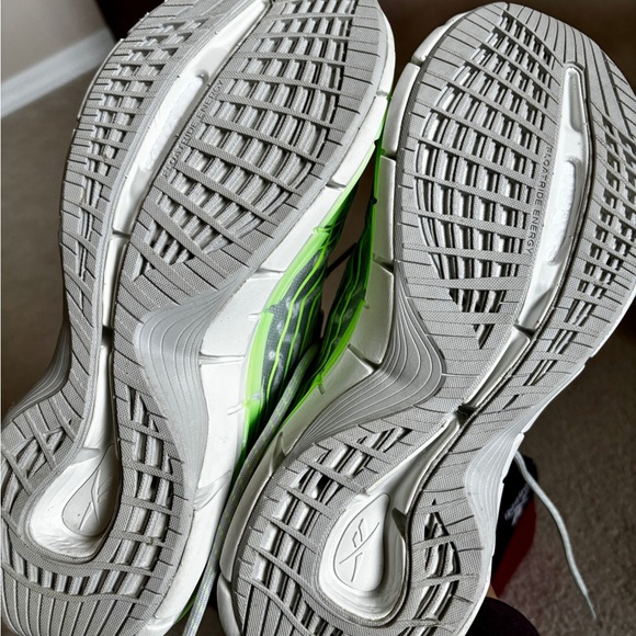 Reebok Zig Kinetica II Sneaker - Picture 7 of 10